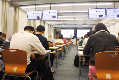 中村 理香 教授「 思想・人間論演習b」