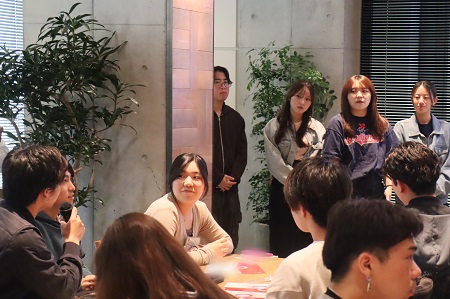 各発表後は、質疑応答や講評の時間を設けました