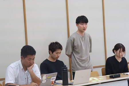 グループでまとめた意見を発表