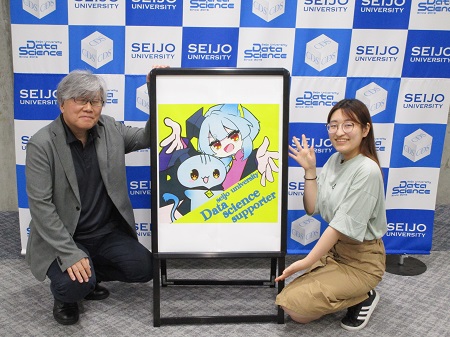 左：小宮路データサイエンス教育研究センター長 右：黒川莉帆さん