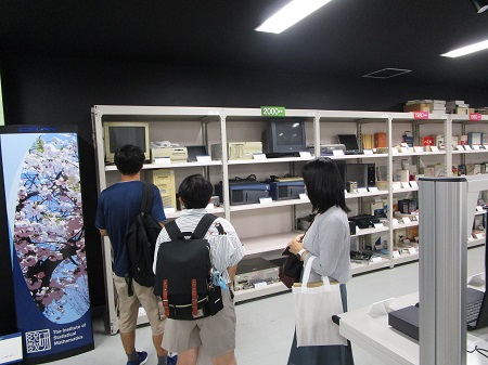 分散コンピュータ博物館には歴代のコンピュータ機器が展示されている