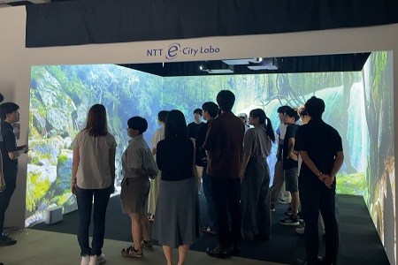 270°裸眼VRシアタの没入感を体感