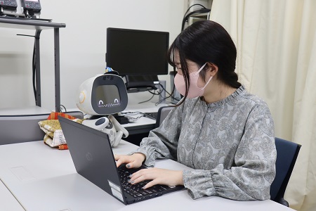 ロボットと協力してパズルに取り組む