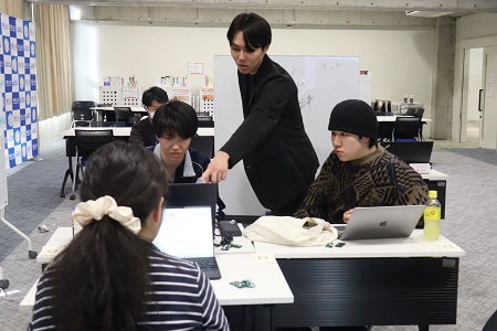 グループワーク：巡回してアドバイス（阪上講師）