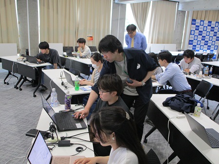 データサイエンス教育研究センターの 教員も受講生をフォロー