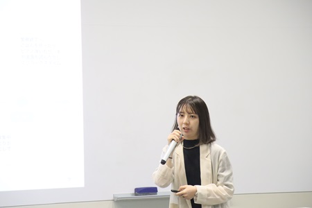 株式会社メルカリ　諏訪ひと美氏