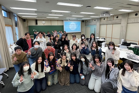 みんなで打ち解け集合写真