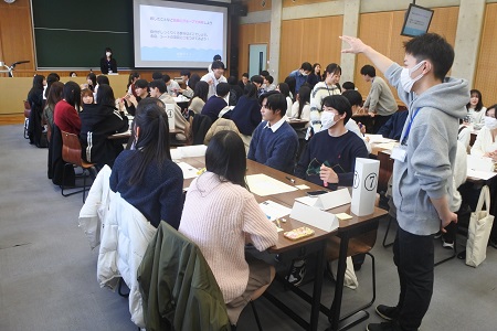 在学生FTが各グループを支援