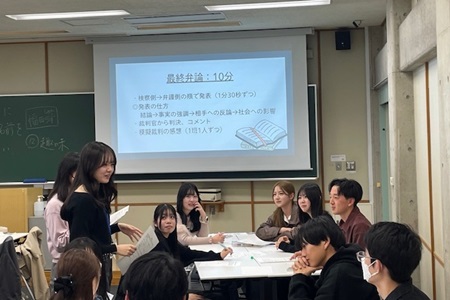 ピアサポーター学生がワークを支援