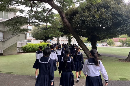 キャンパスツアーでは成城大学の自然の豊かさが感じられたはずです。