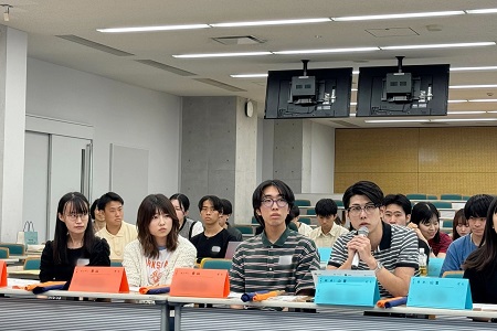 審判からも鋭いコメントが