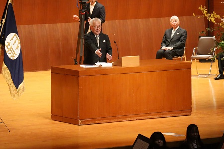 「ありがとう」の声に笑顔の学園長