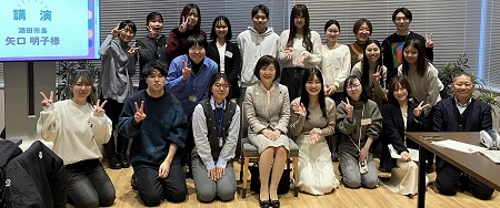 現地研修:酒田市 矢口市長を囲んで