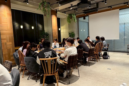 大学院生との懇談の様子