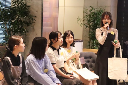 交流を深めるため、自己紹介