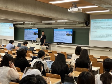知的財産制度についての講演の様子