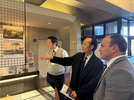 成城学園歴史記念館を見学されました。