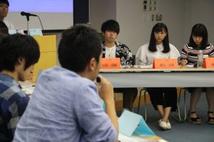 勝利を賭けて — 経済学部・社会イノベーション学部合同ディベート大会 —
