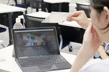 モデルをマーカー上に表示させることに成功!