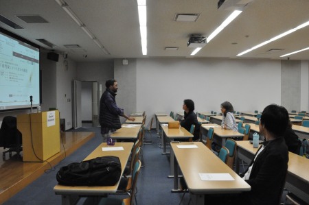 質疑応答中のKumar Sundaram氏