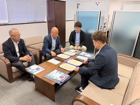 奥左から、筑波大学 清水諭教授、藤井範久教授（体育系長）、佐藤貴弘教授 手前、成城大学 山本敦久（SGEセンター長）