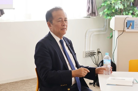 世田谷区長　保坂展人氏