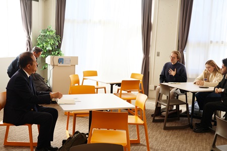 最初に1人ずつ、自己紹介しました