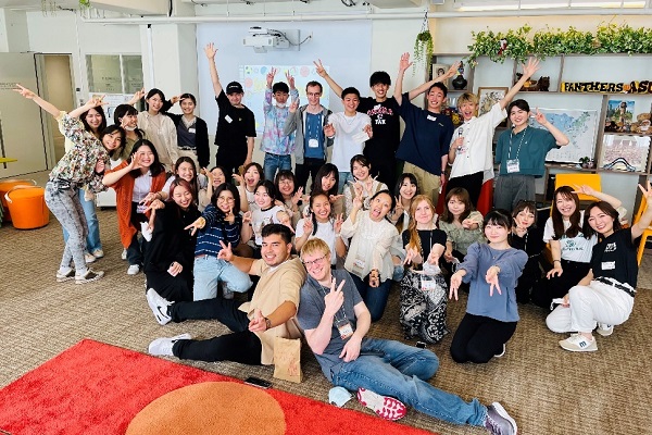 （イベントはマスク着用で行われ、写真撮影時だけマスクを外しました）