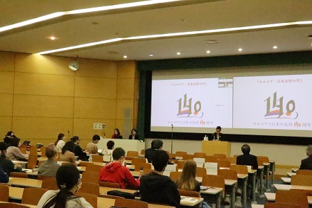 003教室にて在学生・留学生が参加